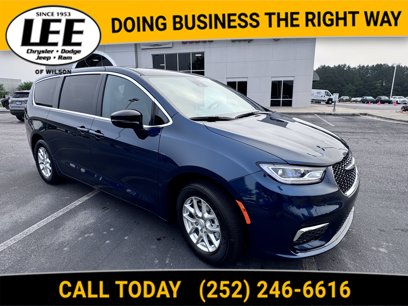 New 2025 Chrysler Pacifica Select