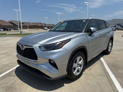 Used 2023 Toyota Highlander LE