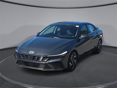 Used 2024 Hyundai Elantra SEL w/ Convenience Package