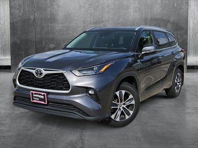 Used 2023 Toyota Highlander XLE