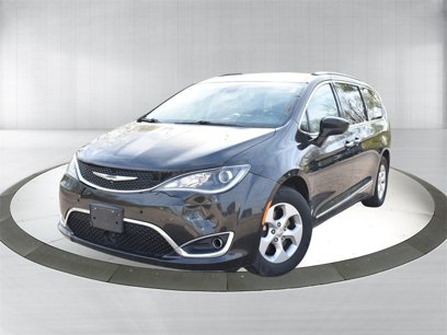 Used 2017 Chrysler Pacifica Touring-L Plus w/ Advanced Safetytec Group