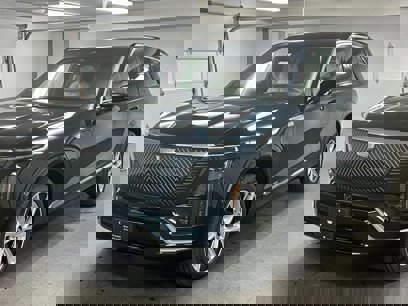 New 2026 Cadillac Vistiq Luxury w/ LPO, Floor Liner Package