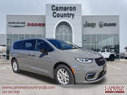New 2025 Chrysler Pacifica Select