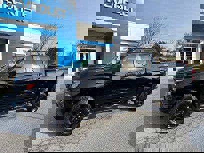 New 2024 Chevrolet Silverado 1500 Custom Trail Boss w/ Midnight Edition