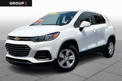 Used 2022 Chevrolet Trax LS w/ Tint and Cruise Package