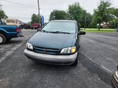 Used 1998 Toyota Sienna LE