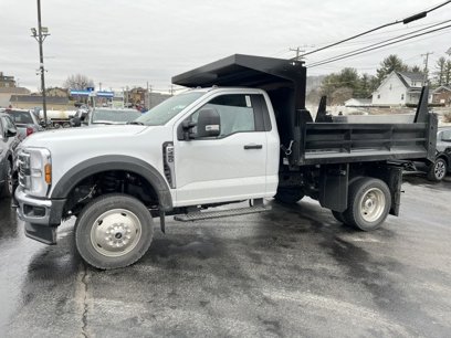 New 2025 Ford F450 XL w/ XL Chrome Package
