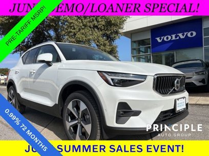 New 2025 Volvo XC40 B5 Plus w/ Protection Package Premier
