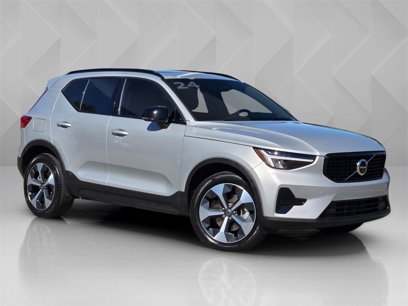 Used 2024 Volvo XC40 B5 Core