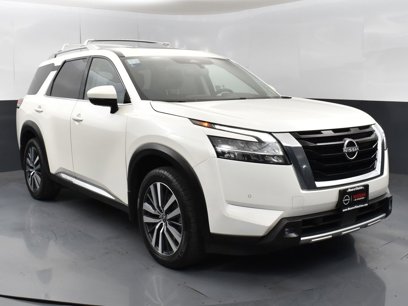 Used 2022 Nissan Pathfinder Platinum w/ Cargo Package