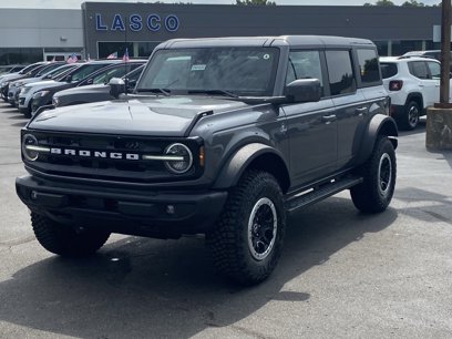 New 2024 Ford Bronco Outer Banks w/ Sasquatch Package