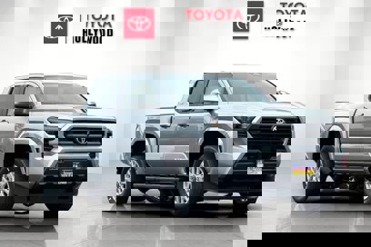 New 2025 Toyota Tacoma SR5