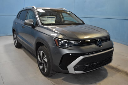 New 2025 Volkswagen Taos SE