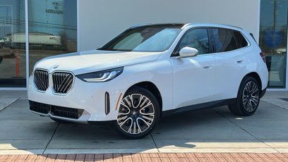 New 2025 BMW X3 xDrive30 w/ Premium Package