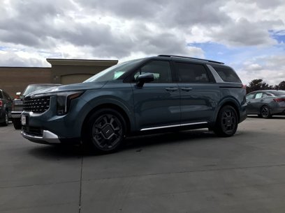 New 2025 Kia Carnival SX