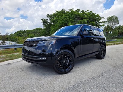 New 2025 Land Rover Range Rover SE