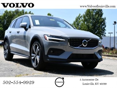 New 2025 Volvo V60 B5 Cross Country Plus w/ Protection Package Premier