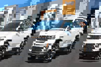 New 2024 Jeep Grand Cherokee Limited w/ Black Appearance Package