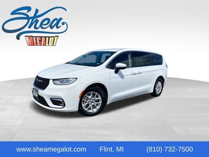 Used 2023 Chrysler Pacifica Touring-L