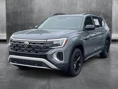 New 2025 Volkswagen Atlas Peak Edition SE