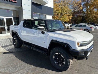New 2024 GMC Hummer EV 2X w/ Extreme Off-Road Package