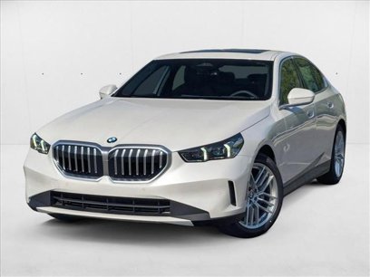 New 2025 BMW 530i xDrive w/ Premium Package