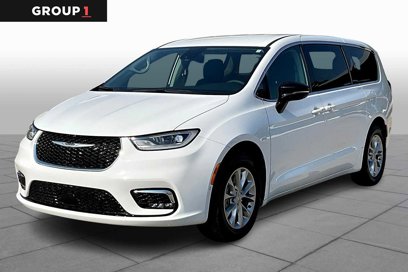 Used 2024 Chrysler Pacifica Touring-L