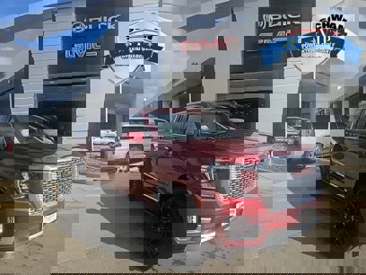 New 2024 GMC Yukon XL Denali w/ Advanced Technology Package