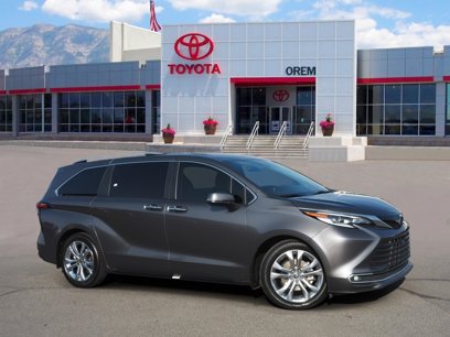 Used 2023 Toyota Sienna Platinum