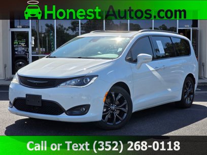 Used 2018 Chrysler Pacifica Limited w/ Advanced Safetytec Group