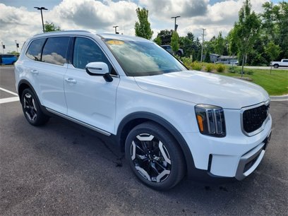 Certified 2023 Kia Telluride EX w/ EX Captain's Chair Package