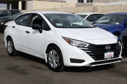 New 2025 Nissan Versa S w/ Trunk Package