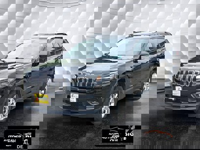 Used 2019 Jeep Cherokee Latitude w/ Cold Weather Group