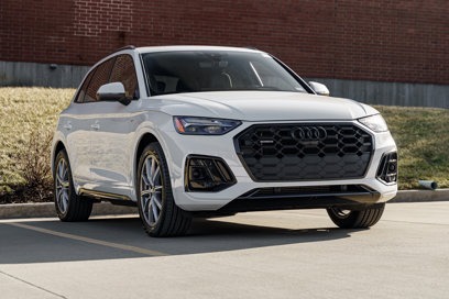 Used 2024 Audi Q5 e Premium Plus
