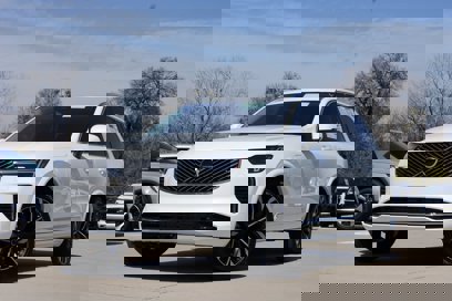 New 2025 Volvo XC90 T8 Core w/ Climate Package