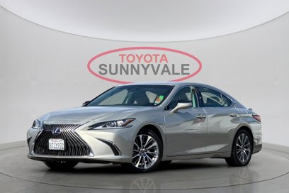 Used 2020 Lexus ES 300h w/ Premium Package