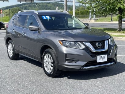 Used 2019 Nissan Rogue SV