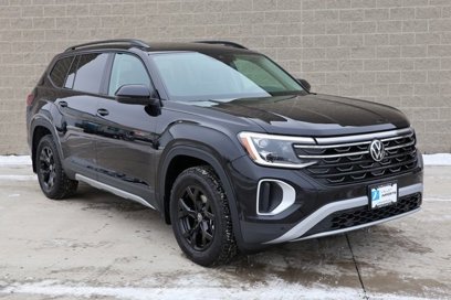 New 2025 Volkswagen Atlas Peak Edition SE