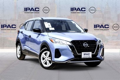 New 2025 Nissan Kicks Play S