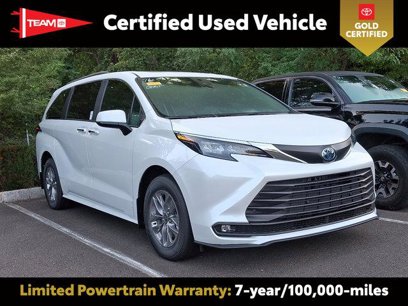 Certified 2025 Toyota Sienna XLE