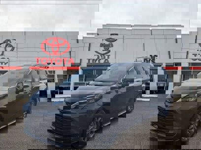 New 2025 Toyota Sienna LE