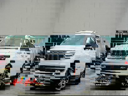 New 2024 Jeep Wagoneer Series II w/ Convenience Group I