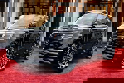 New 2025 Land Rover Range Rover SE