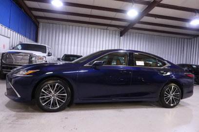 Used 2025 Lexus ES 300h w/ Premium Package