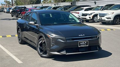 New 2025 Kia K4 EX