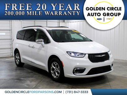 Used 2022 Chrysler Pacifica Limited w/ Uconnect Theater Family Group