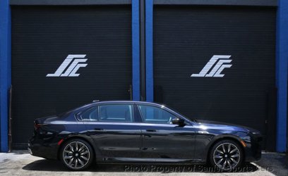 Used 2025 BMW i7 M70