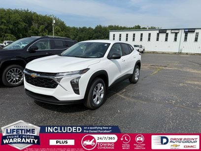New 2025 Chevrolet Trax LS w/ Driver Confidence Package