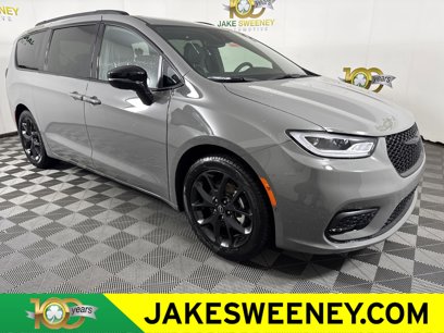 New 2025 Chrysler Pacifica Limited