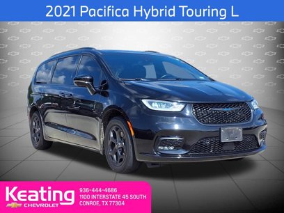 Used 2021 Chrysler Pacifica Touring-L w/ Uconnect Theater Family Group